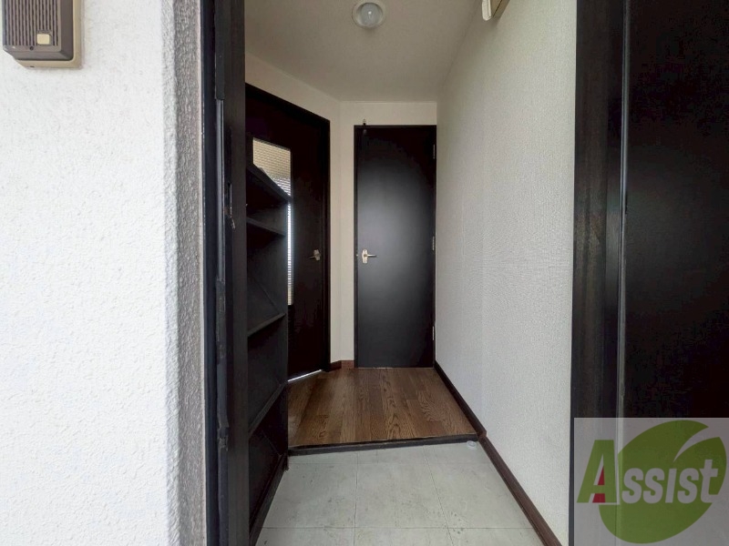 玄関　玄関の様子です。明るい印象ですね。気分もあがりそう。