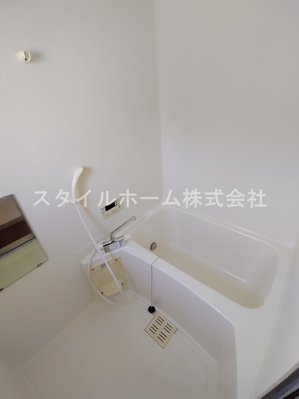 バス・シャワールーム　別部屋写真です。