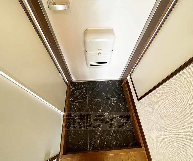 玄関　大きな段差がありません