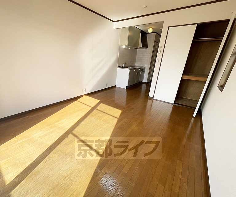 居室・リビング　ＪＲ花園駅徒歩５分、ネット無料物件！