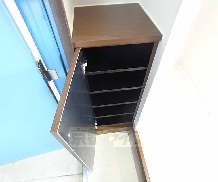 収納　玄関横の収納です。