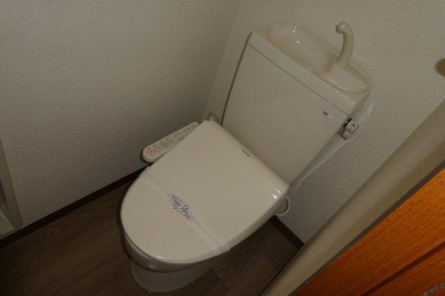 トイレ　ウォシュレット完備