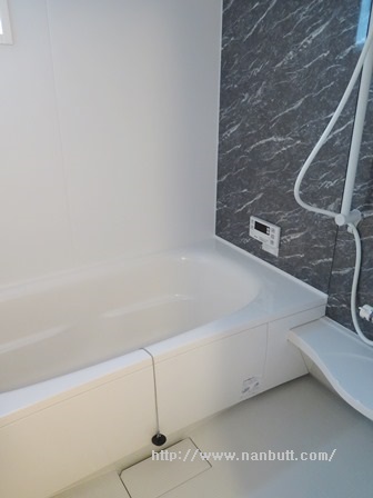 バス・シャワールーム　追焚き機能付き一坪バス