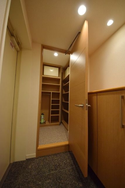 玄関　シューズインクローク