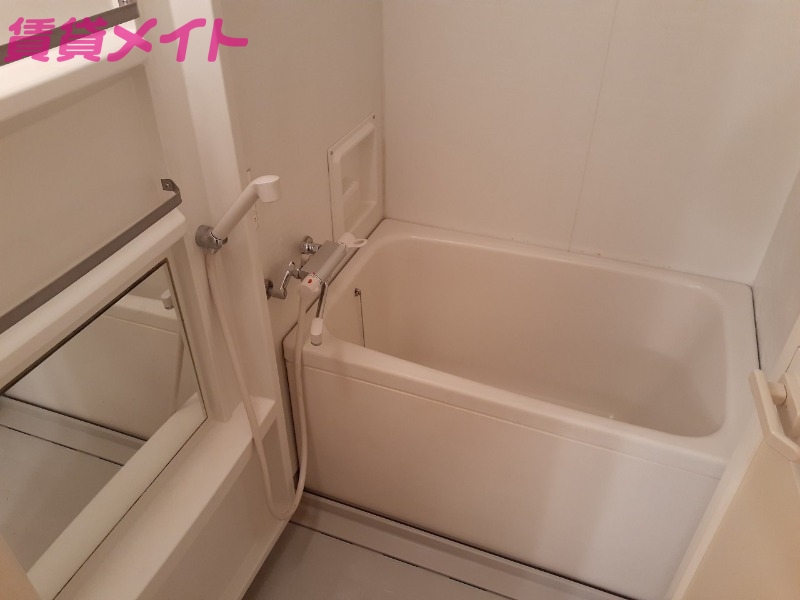 バス・シャワールーム　別部屋参考写真です