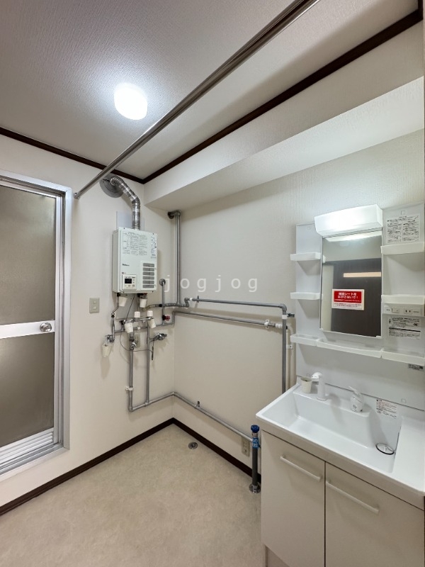 洗面設備　アコーディオンカーテン