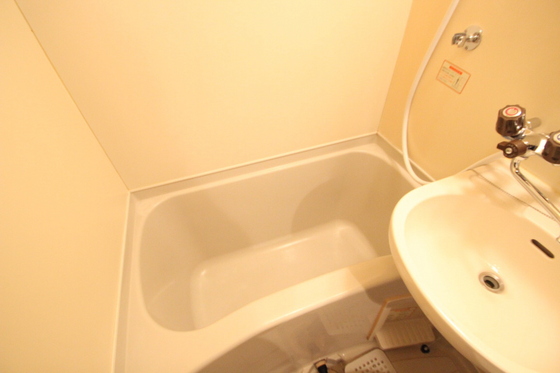バス・シャワールーム　※別号室の写真です