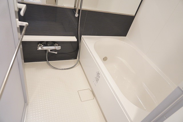 バス・シャワールーム　バス