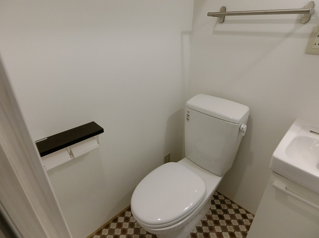 トイレ　トイレ内コンセントあります。