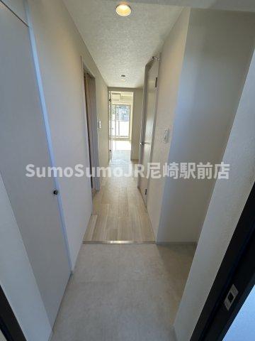 玄関　収納もある玄関です