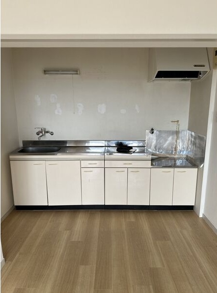 キッチン　写真は2階の参考写真です