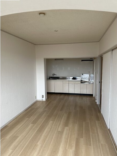 居室・リビング　写真は2階の参考写真です