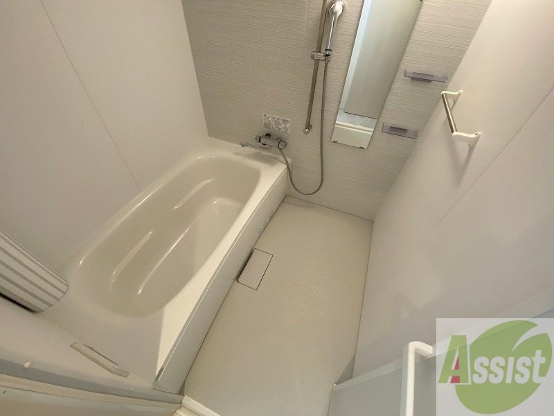 バス・シャワールーム　お風呂になります。一日の疲れを癒してくださいね。　お