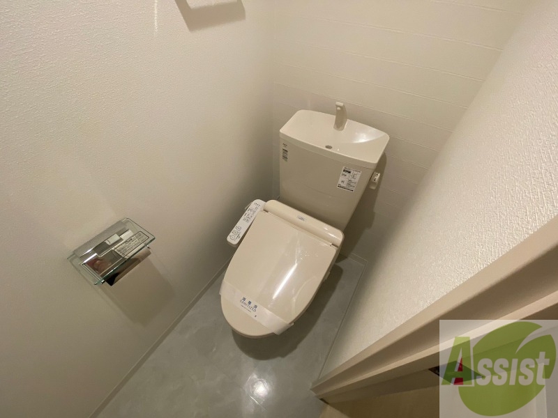 トイレ　こちらはトイレです。清潔感があり、安心して使用できます。