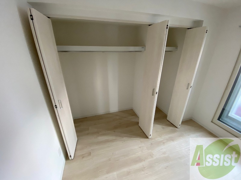 収納　寝室の収納です。部屋がすっきり片付きます。