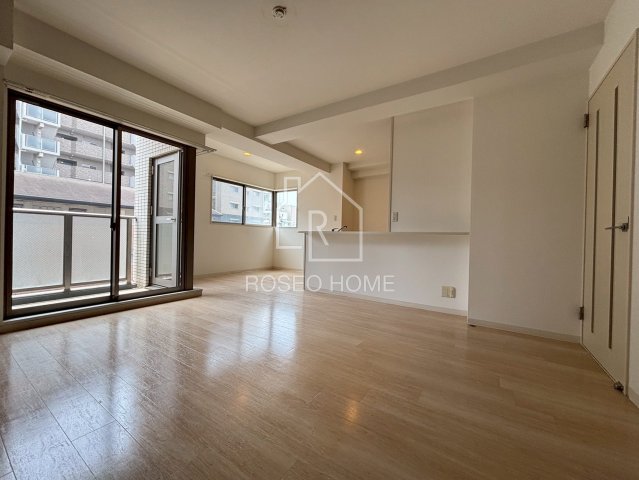 居室・リビング　同マンション別部屋：参考写真