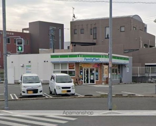 コンビニ　ファミリーマート（コンビニ）まで314m