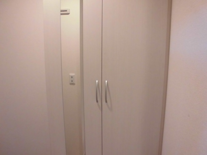 玄関　姿見付シューズボックス