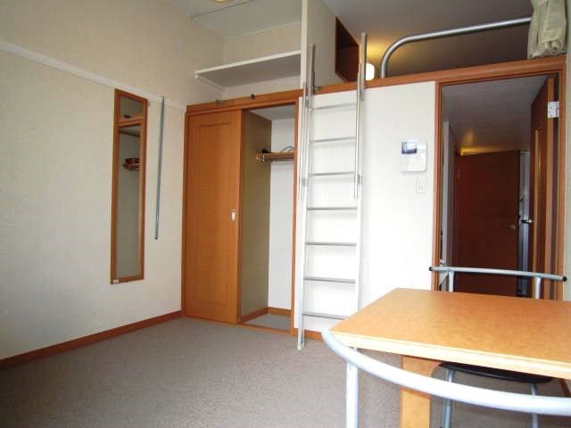 その他部屋・スペース　多目的にお使いいただけるロフトです。