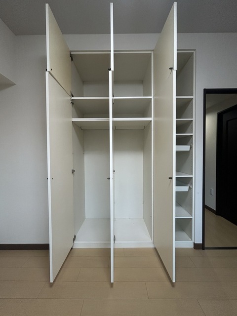 収納　洋室６．１畳