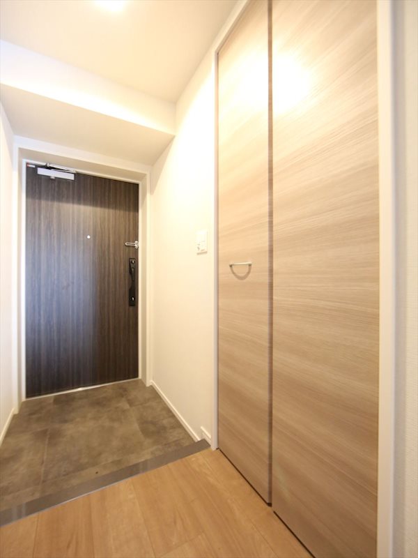 玄関　玄関　シューズボックス付（収納充実してます）