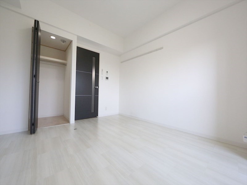 居室・リビング　洋室8帖　ウォークインクローゼット付（収納充実してます）