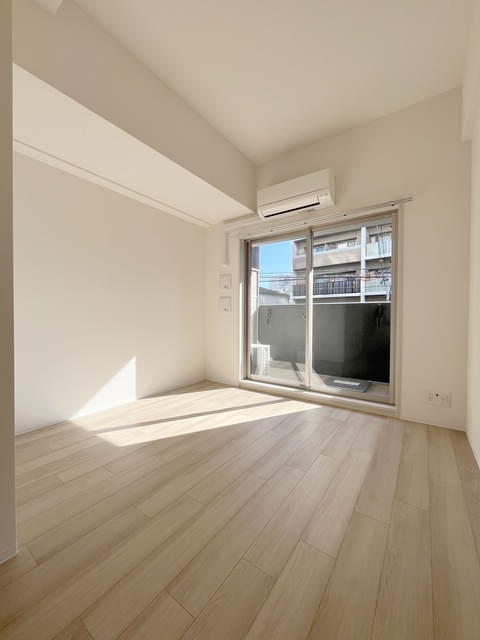 居室・リビング　ホワイトベースで明るい内装♪