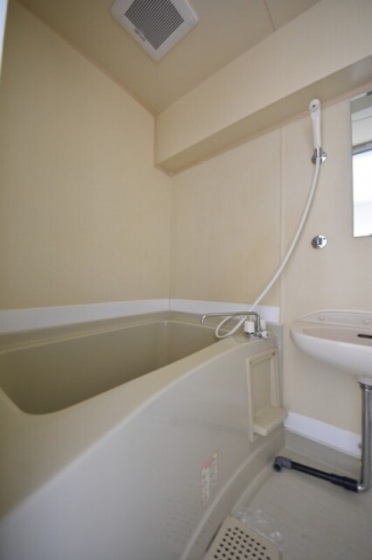 バス・シャワールーム　※他号室の写真です。