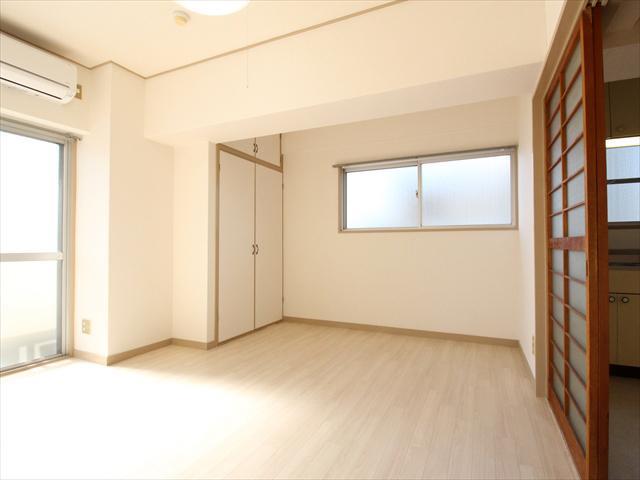 居室・リビング　松山市平和通　丸の内ハイツ　リビング