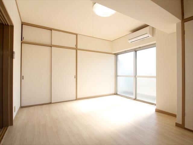 居室・リビング　松山市平和通　丸の内ハイツ　リビング