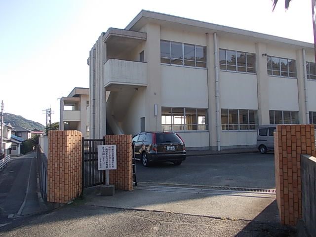 小学校　吉見小学校（小学校）まで650m