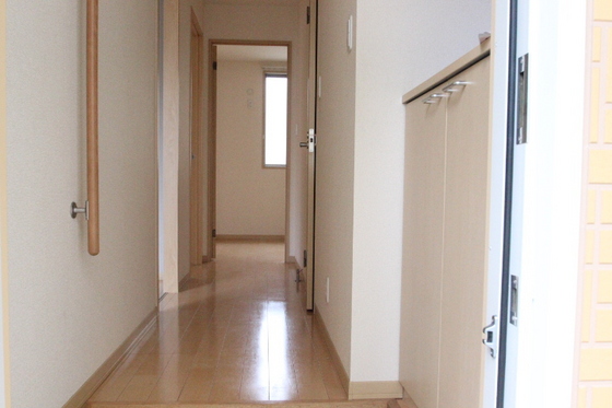 玄関　※別部屋の写真です