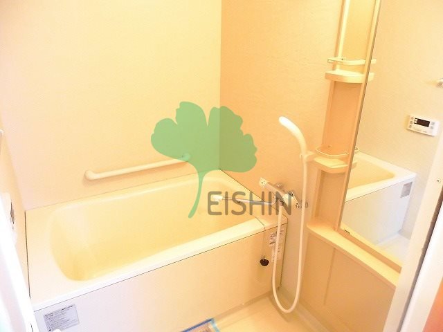 バス・シャワールーム　清潔感のある浴室です！