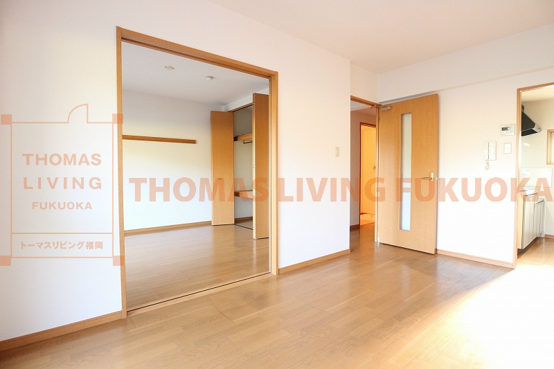 その他部屋・スペース　6帖の洋室はセミダブルベッドも置き易いです