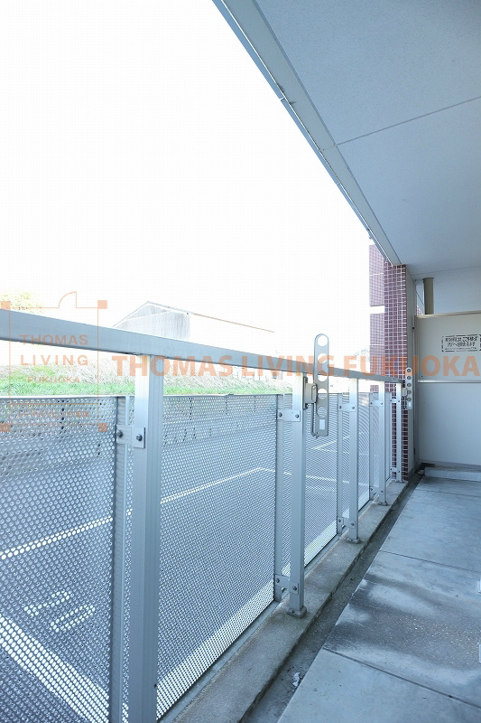 バルコニー　バルコニーからの見晴らしは良好