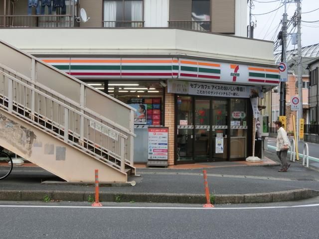 コンビニ　セブンイレブン船橋湊町店（コンビニ）まで221m