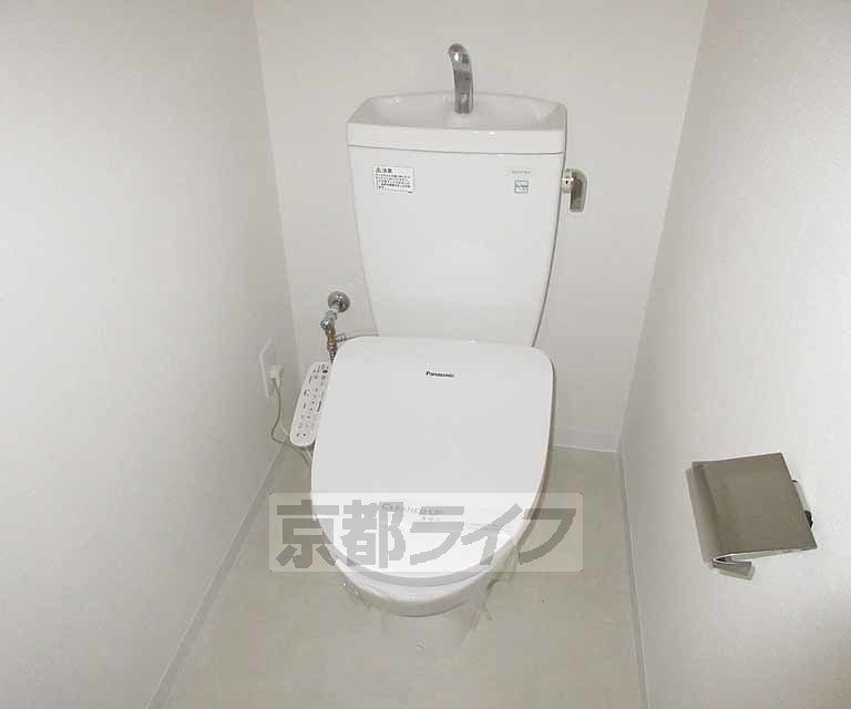 トイレ　ウォシュレットつきのトイレです・