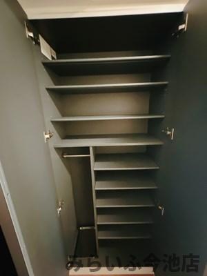 収納　シューズボックス