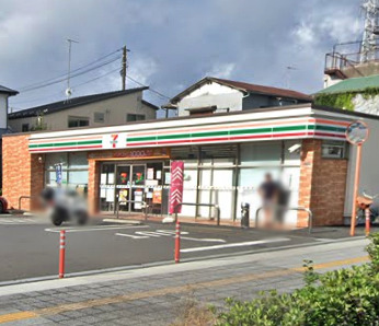 コンビニ　セブンイレブン（コンビニ）まで439m