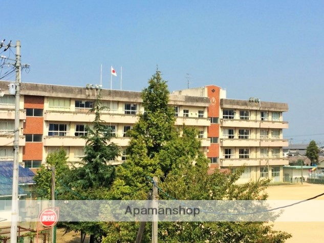 小学校　神戸小学校（小学校）まで2543m