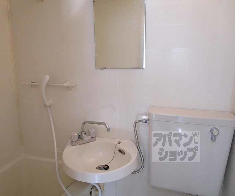 洗面設備　２０１号室の写真です。