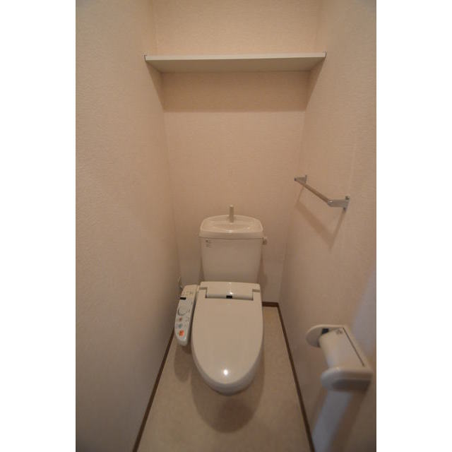 トイレ　温水洗浄暖房便座