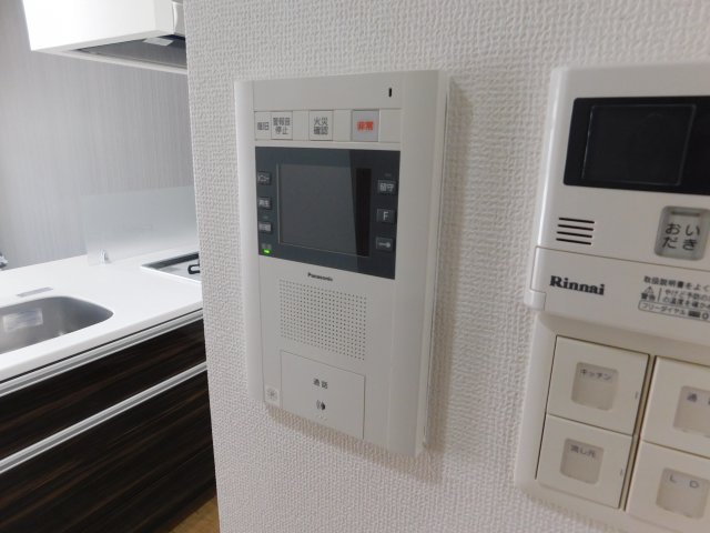 セキュリティ　TVモニター付きインターホンです。