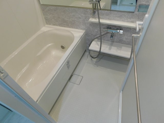 バス・シャワールーム　お風呂で日々の疲れを落としましょう