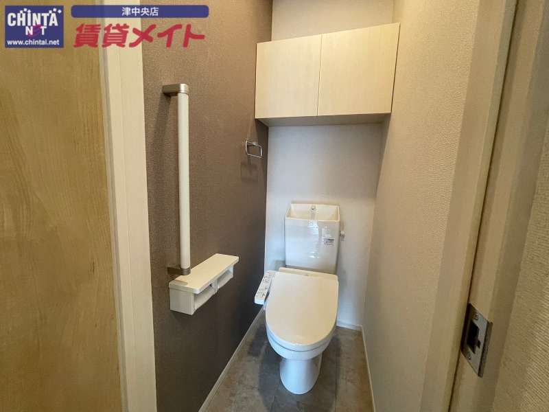 トイレ　同型部屋写真です。