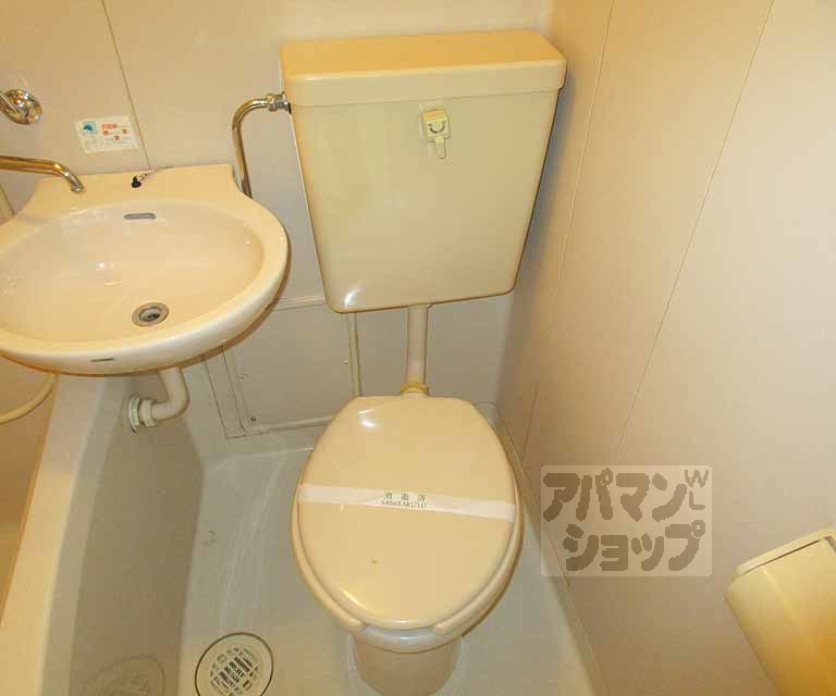 トイレ　４０３号室の写真です。