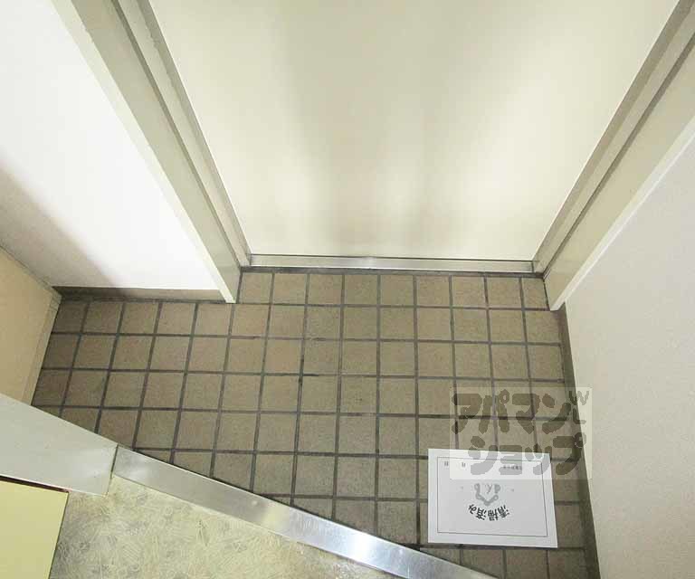 玄関　４０３号室の写真です。