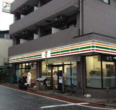 コンビニ　セブンイレブン横浜南太田店（コンビニ）まで261m