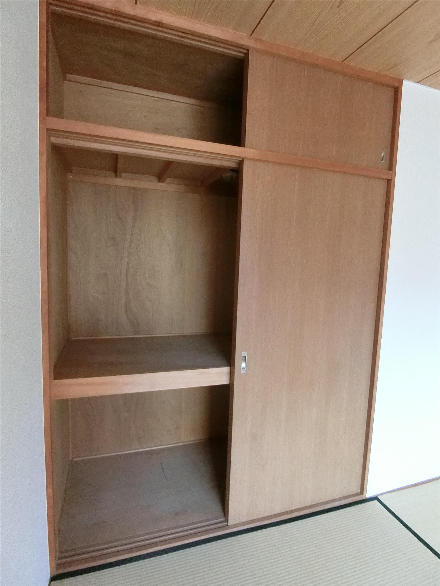 収納　寝具の収納にも便利な押入付き♪