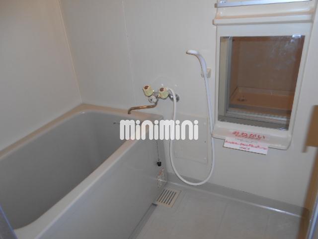 バス・シャワールーム　清潔感のあるお風呂です